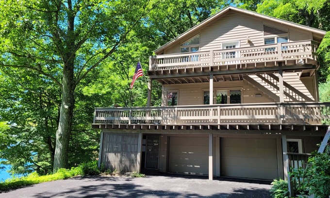 Homer Maison | Skaneateles Lake Residence