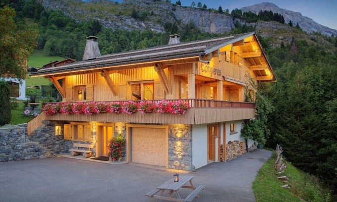 Le Chinaillon Chalet De Ski | Séjour alpin luxe 14 pers avec piscine et sauna