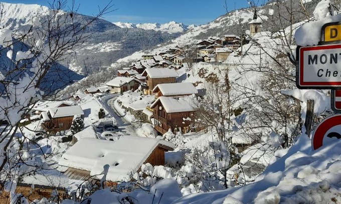 Great Alpine Road Chalet De Ski | Ski Chalet - Chez Helene Ski fb