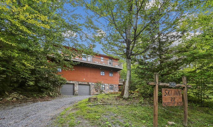Northface Maison | Ski easiest access to Salamander Trail!