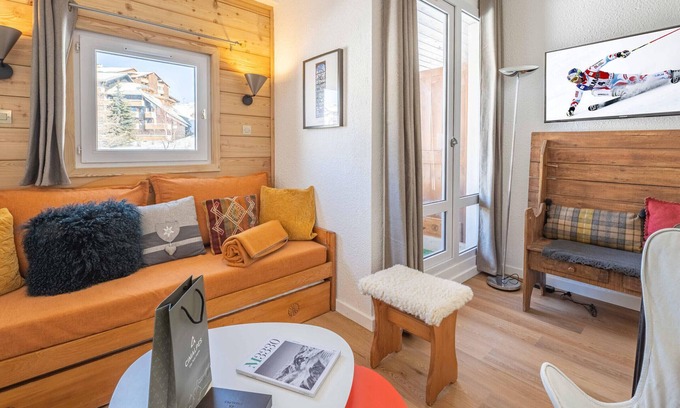 Eclose-Ouest Appartement | Studio avec mezzanine, retour skis aux pieds, proche remontée mécanique