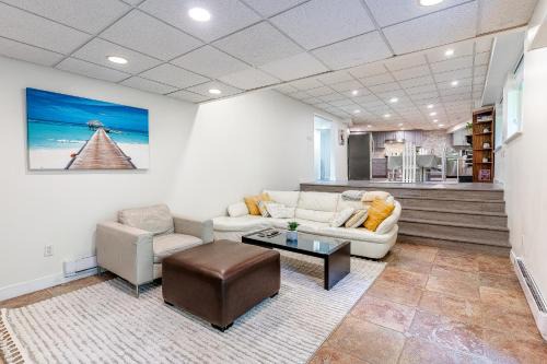 Canyon Heights Maison | Ski & Stay I Winter Retreat in North Vancouver