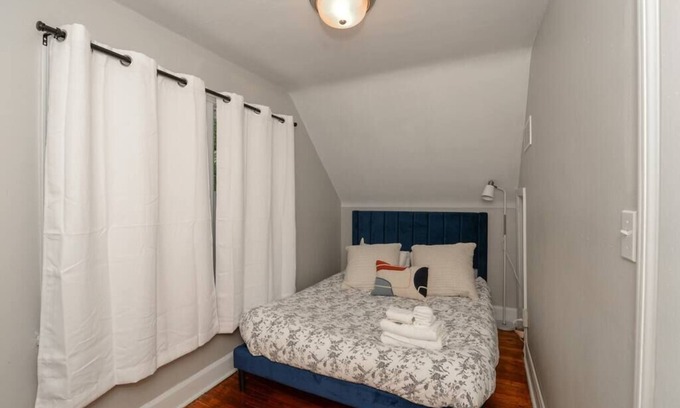 Brook Park Maison | Modern & Comfortable 2BR House - 5min to Airport✈️