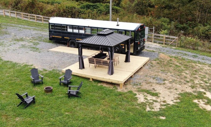 Elton Maison | Skoolie New River Gorge - Big Blue