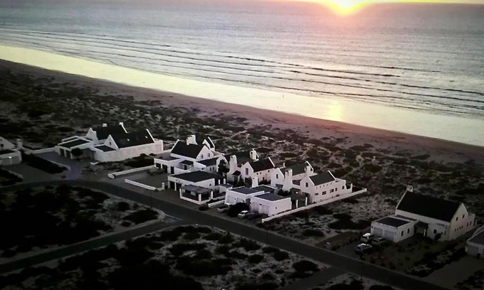 Dwarskersbos Maison | Skuurtjies - Beach Front Holiday