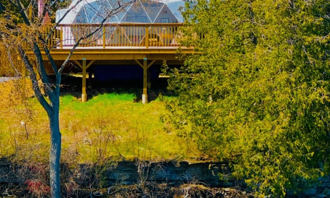 Stone Mills Cottage | Sky Geo Dome on the Lake