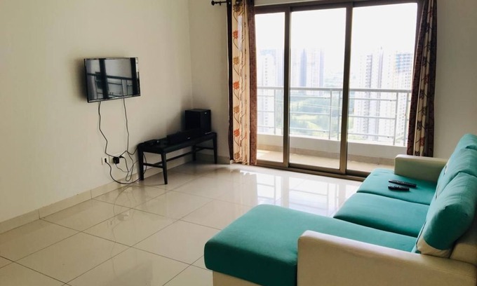 Phase 1 Appartement | Sky High @ Blue Ridge 22nd Floor Master - Chambre