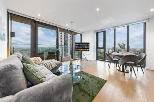Moffat Lit Et Petit-Déjeuner | Sky High Luxury 2 Bed Flat with Jaw Dropping Views