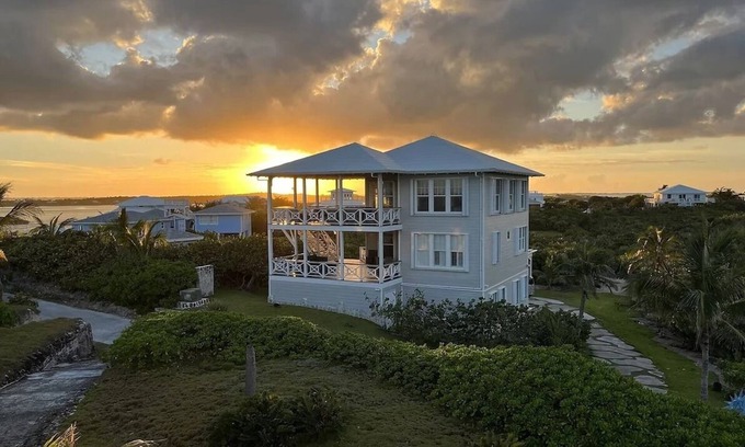 Jubilee Subdivision Maison | Sky High Panoramic Views, Dock Slip, Steps to Tahiti Beach - Hope Town