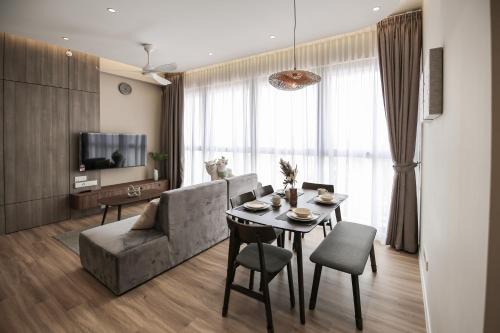 George Town Appartement | Sky High Stuning Penang Bridge & City Views 3BR