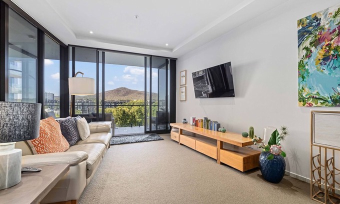 City East Appartement | Sky High Views in the Heart of Canberra