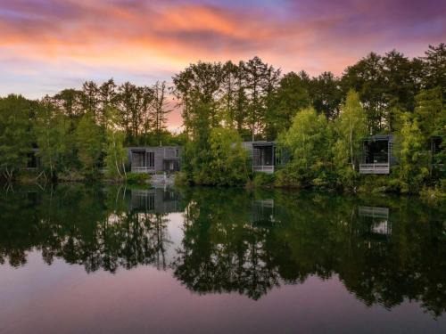 Maubray Maison | Sky Pad Lakeside Retreat