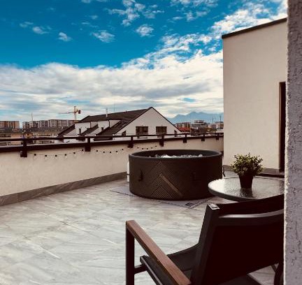 Tractorul Appartement | Skylark - Monaco Penthouse with Jacuzzi & Panoramic View