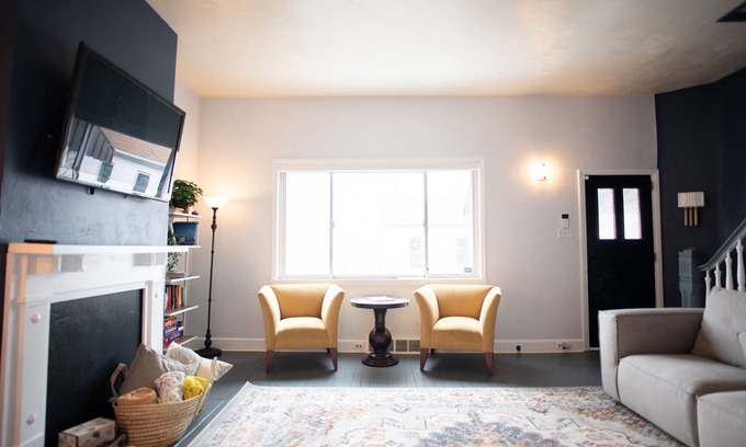 South Side Slopes Maison | Skyline Views & Adventure ★ Dogs 👍 ★ Professionally Cleaned ★ Close to all!