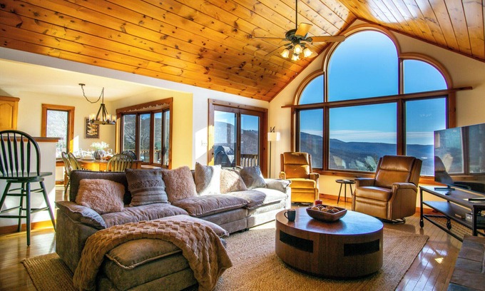 Mountain Base Maison | Skywalker Meadow 3 BR Home: True Retreat!