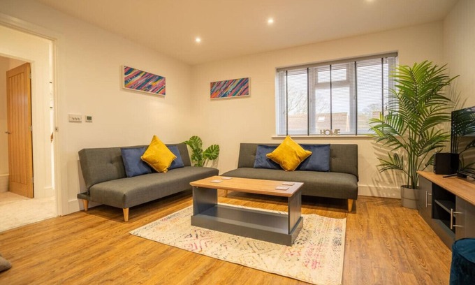 Crawley Appartement | Skyway First Floor Apartment