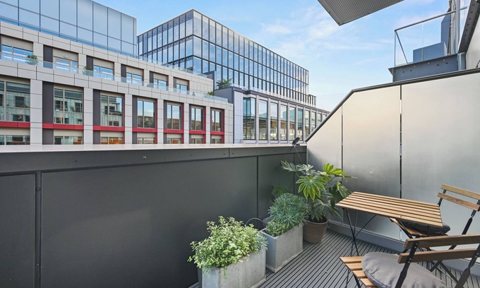 Farringdon Appartement | Sleek 2BD Flat w/Terrace - 2 Mins from Farringdon!