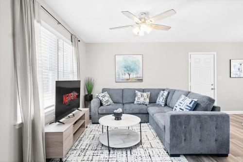 Stockbridge Maison | Sleek 3 BR home with self check in Private!