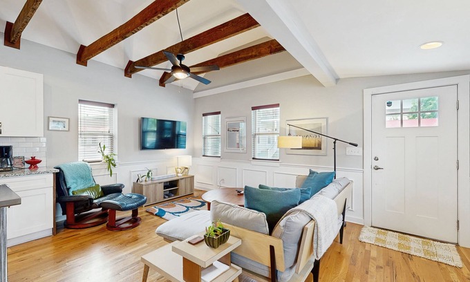 Westside Cottage | Sleek Cottage - High-Speed WiFi, Central AC, Private Deck - Walk to Restaurants