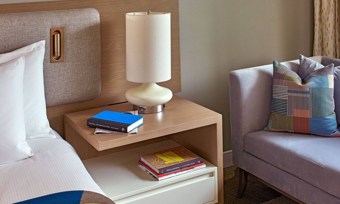 Downtown Portland Hôtel | Sleek Downtown Escape w/ Art & Lounge – Near Oregon Museum of Science & Industry
