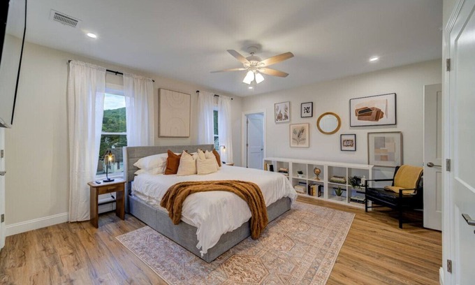 Highland Falls Maison | Sleek Escape: Modern 3 BR- 4 Min from West Point !