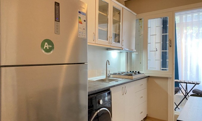 Sisli Appartement | Sleek Flat w Balcony 4 min to Cevahir Mall