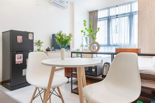 Phuong 8 Appartement | Sleek home saigon, Modern and newly built room
