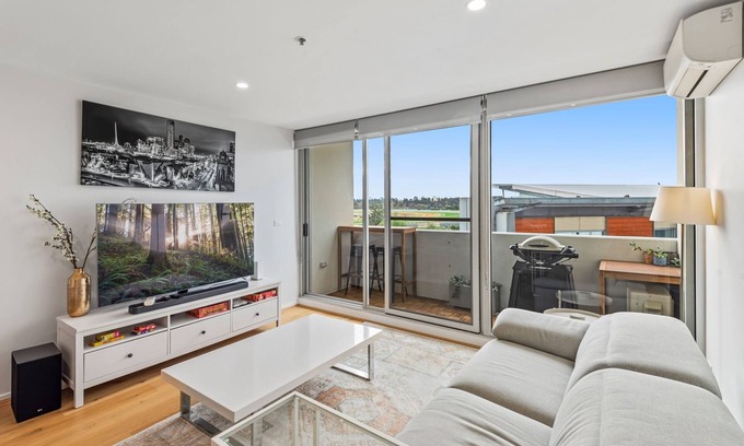 Kensington Appartement | Sleek Kensington 2-Bed with BBQ Area & Gym