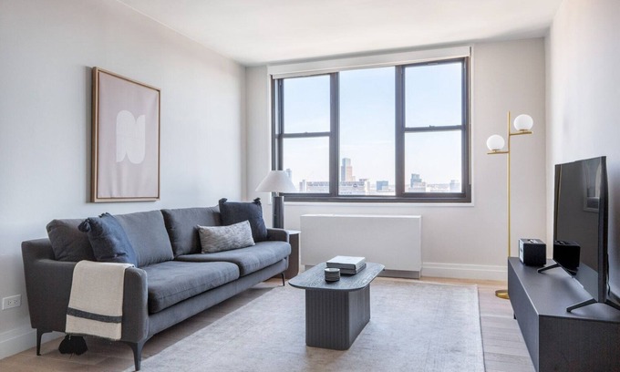 Rose Hill Appartement | Sleek Kips Bay 1BR w/ W/D, Gym & Pool, nr Gramercy Theatre, by Blueground