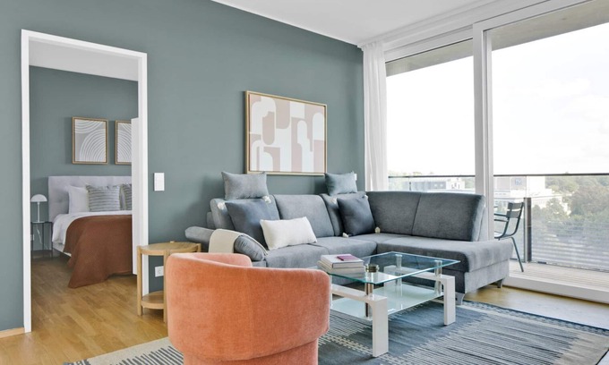 Erdberg Appartement | Sleek Landstraße 1BR w/ Elevator & Rooftop Pool, near U3, by Blueground
