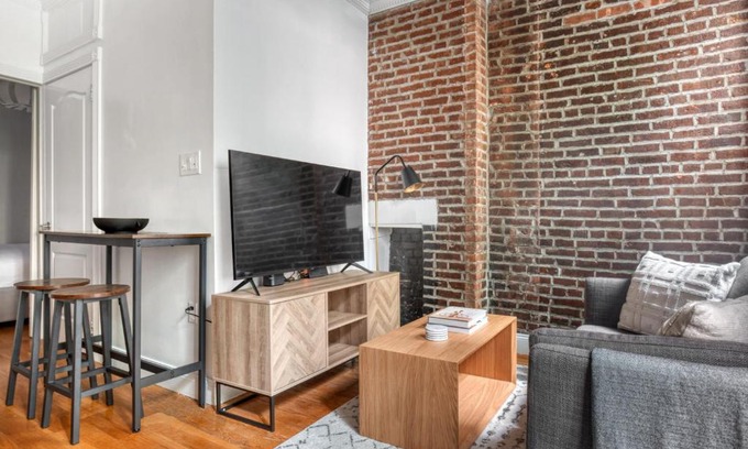 Nolita Appartement | Sleek Nolita 1BR w wd nr Soho NYC-891