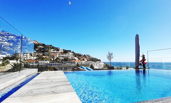 Fresnaye Appartement | Sleek Penthouse 5 min from Cape Town beaches.