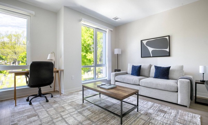 Lower Washington - Mount Hope Appartement | Sleek Roslindale 1BR w/ Laundry & Gym, near Transport, by Blueground