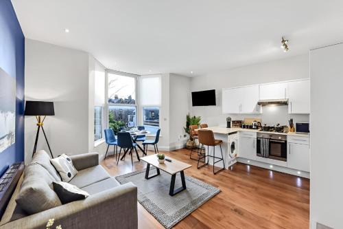 Fortune Green Appartement | Sleek & Stylish Urban Escape-Ideal for 3!