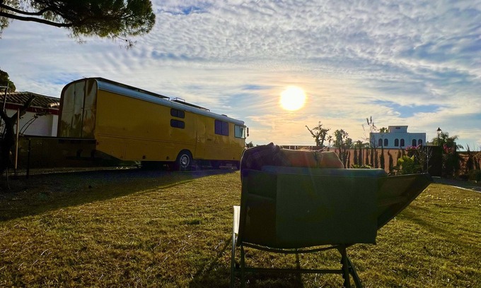 Bollullos de la Mitacion Maison | Sleeping in the Historic Bus 15 minutes from Seville surrounded by nature