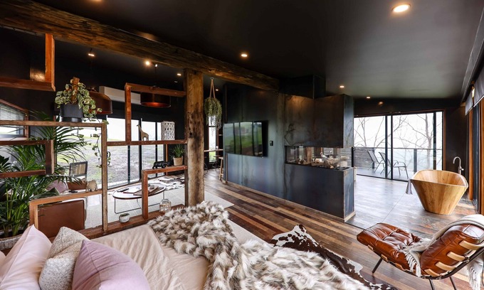 Hepburn Cottage | Sleep on top of the world. One of our very best villas.
