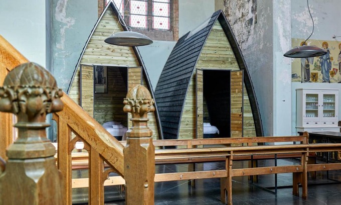 Kaaskerke Maison | Sleeping in a Church - Bed & Bar Tolomeus