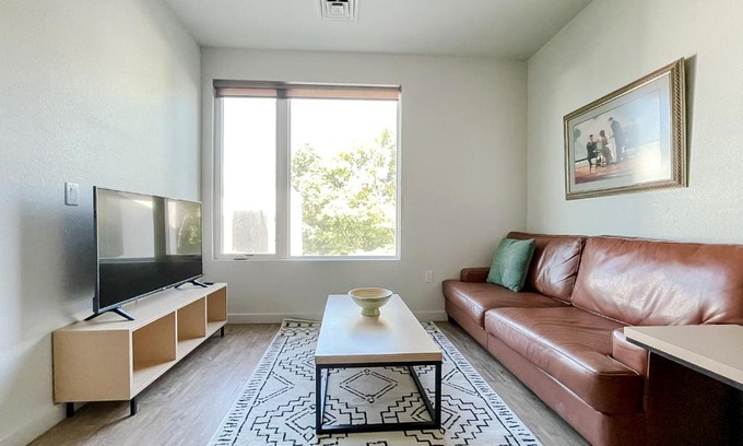 Bowling Green Appartement | Sleepover 1BD 1BA Downtown Bowling Green Apartments