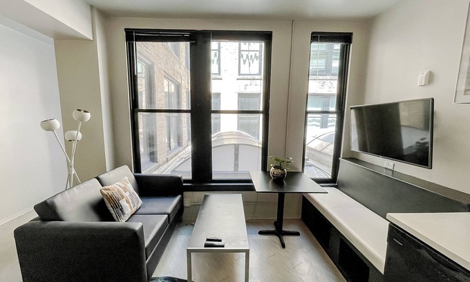 West Central Appartement | Sleepover Adorable 1BD/1BA + Gym - Downtown Springfield