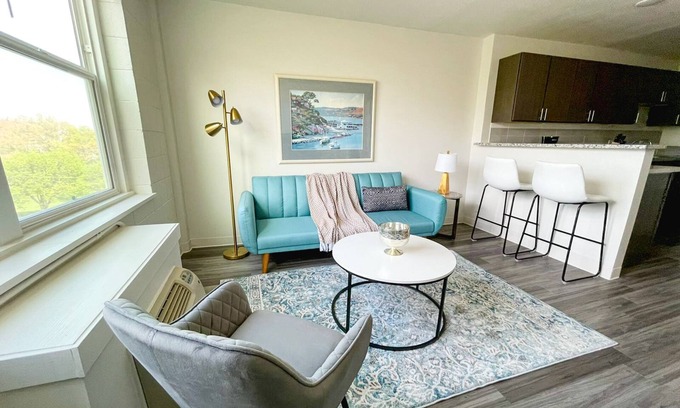 Corryville Appartement | Sleepover: Vibrant 1BD/1BA + Gym - Cincinnati