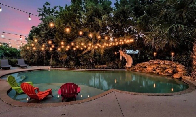 Greenacres Maison | Sleeps 15 - Hidden Bleu Tropical Mansion