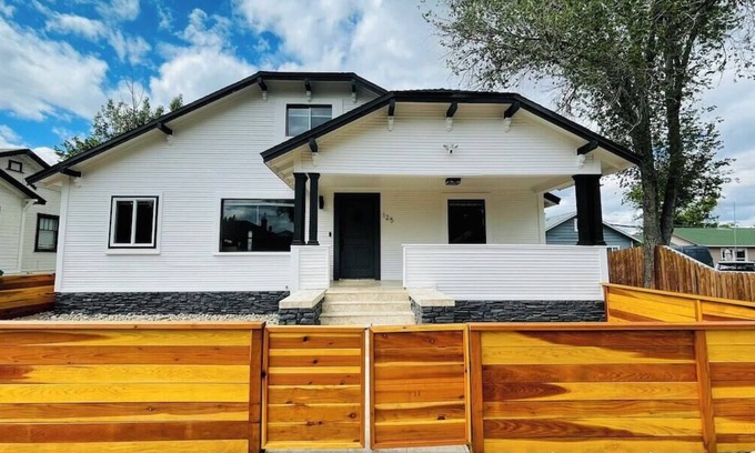 Old Southwest Maison | Sleeps 16 Pet Friendly Renovated Midtown W 9Beds