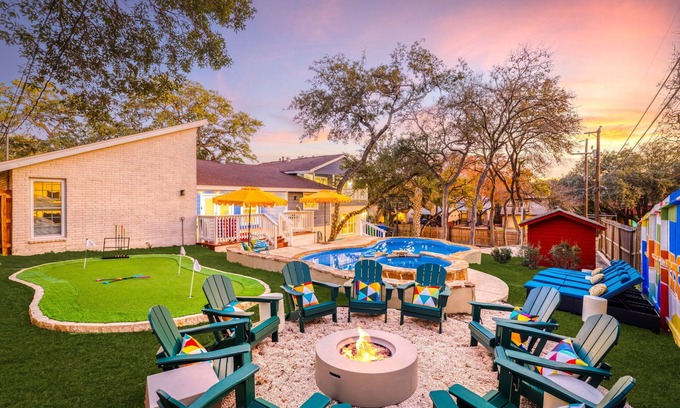 Hidden Creek Maison | Sleeps 18! Basketball Court~Heated Pool~Games