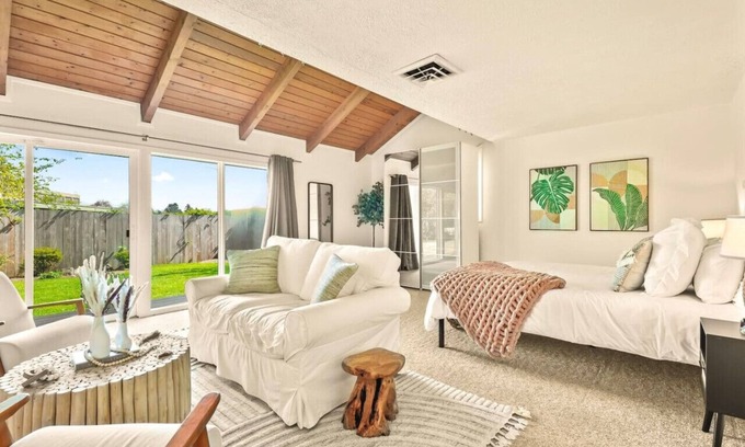 Cedar Hills Maison | Sleeps 22 | Game Room/Hot Tub