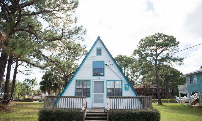 Alligator Point Maison | Sleeps 6 and prime fishing