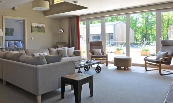Chedworth Maison | Walnut Grange, grange aménagée et moderne sur une propriété privée Cotswold