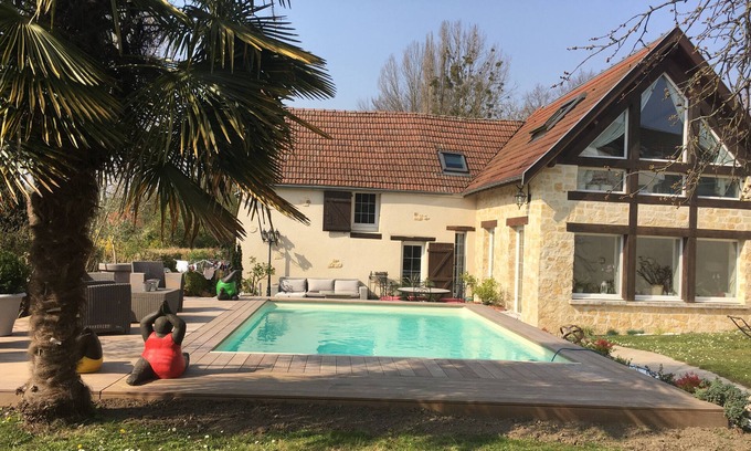 Montigny-sur-Vesle Maison | piscine chauffée , belle maison de caractère ,village typiquement champenois