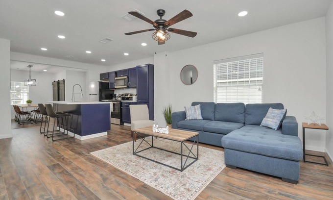 South Central Houston Maison | Sleeps 8 - Near Downtown - Free Parking