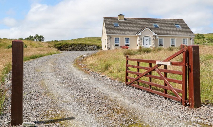 Donegal Appartement | SLEIBHTE SLIABH LIAG, family friendly in Carrick, County Donegal