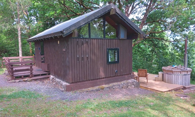 Taynuilt Cabine | Sloy CABIN est une charmante cabane en rondins dans un endroit magnifique côté lac.